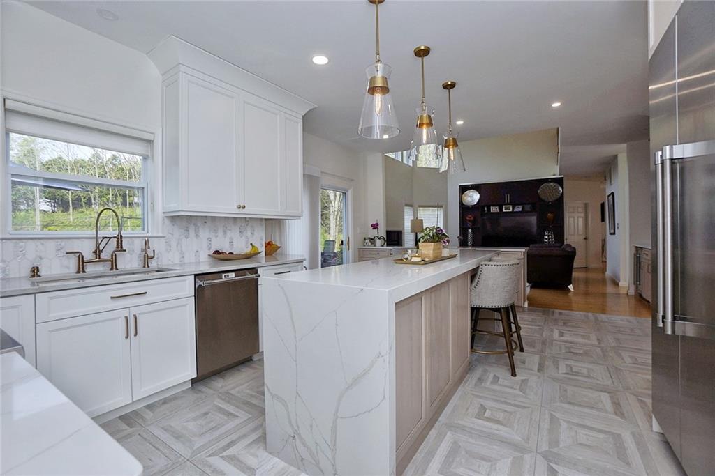 9 Carlson Court Out of NYC Other NY 08527