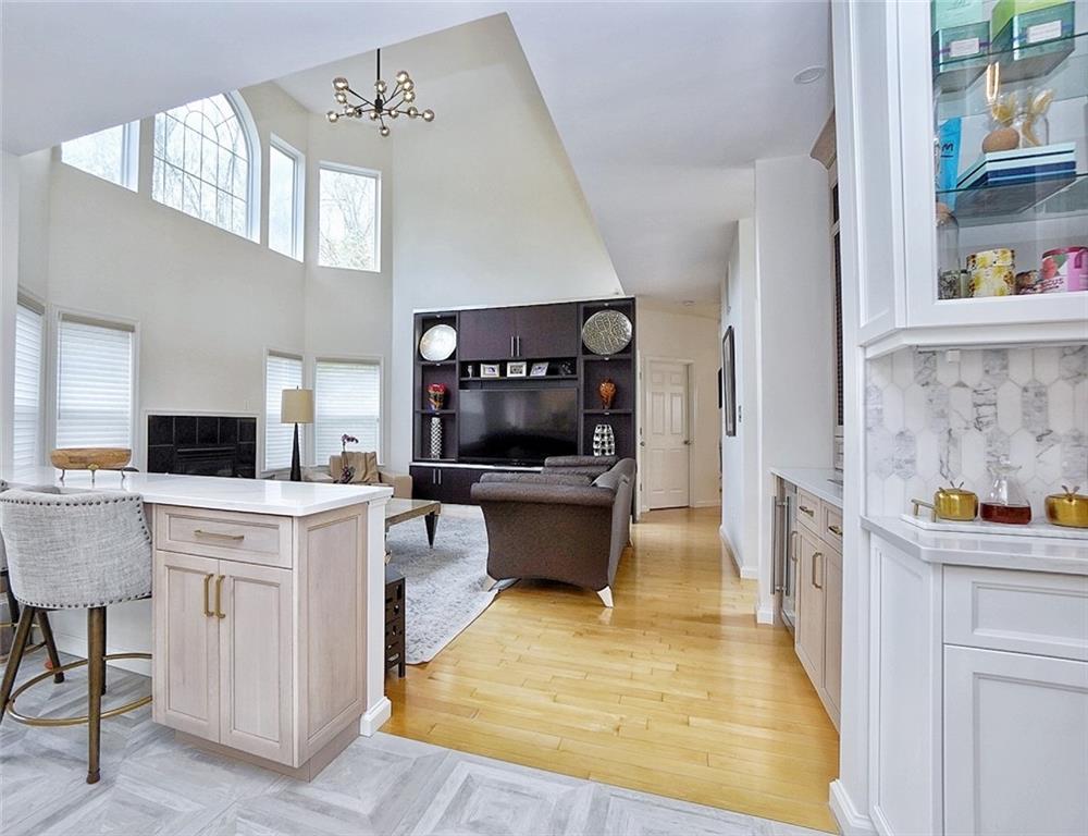 9 Carlson Court Out of NYC Other NY 08527