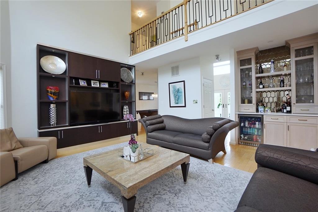 9 Carlson Court Out of NYC Other NY 08527