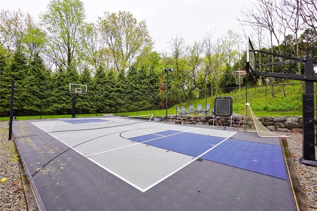 9 Carlson Court Out of NYC Other NY 08527