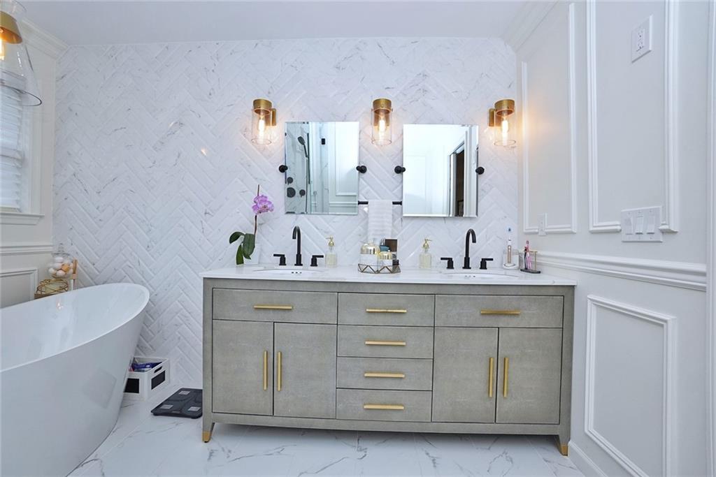 9 Carlson Court Out of NYC Other NY 08527