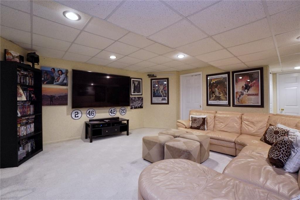 9 Carlson Court Out of NYC Other NY 08527