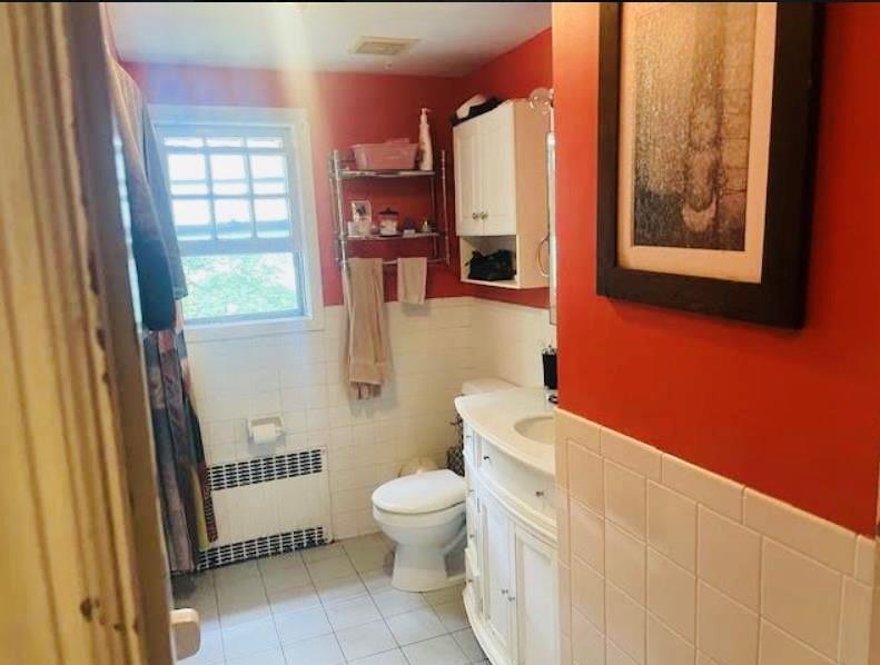 114 Camdike Street Out of NYC Valley Stream NY 11580