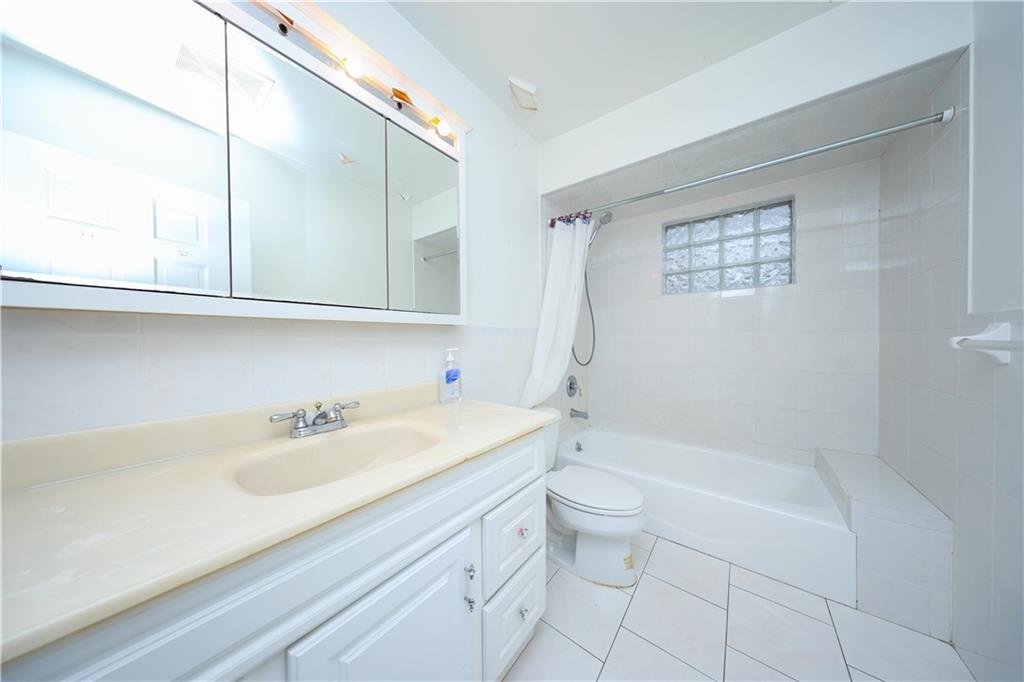 75-59 195th Street Fresh Meadows Fresh Meadows NY 11366