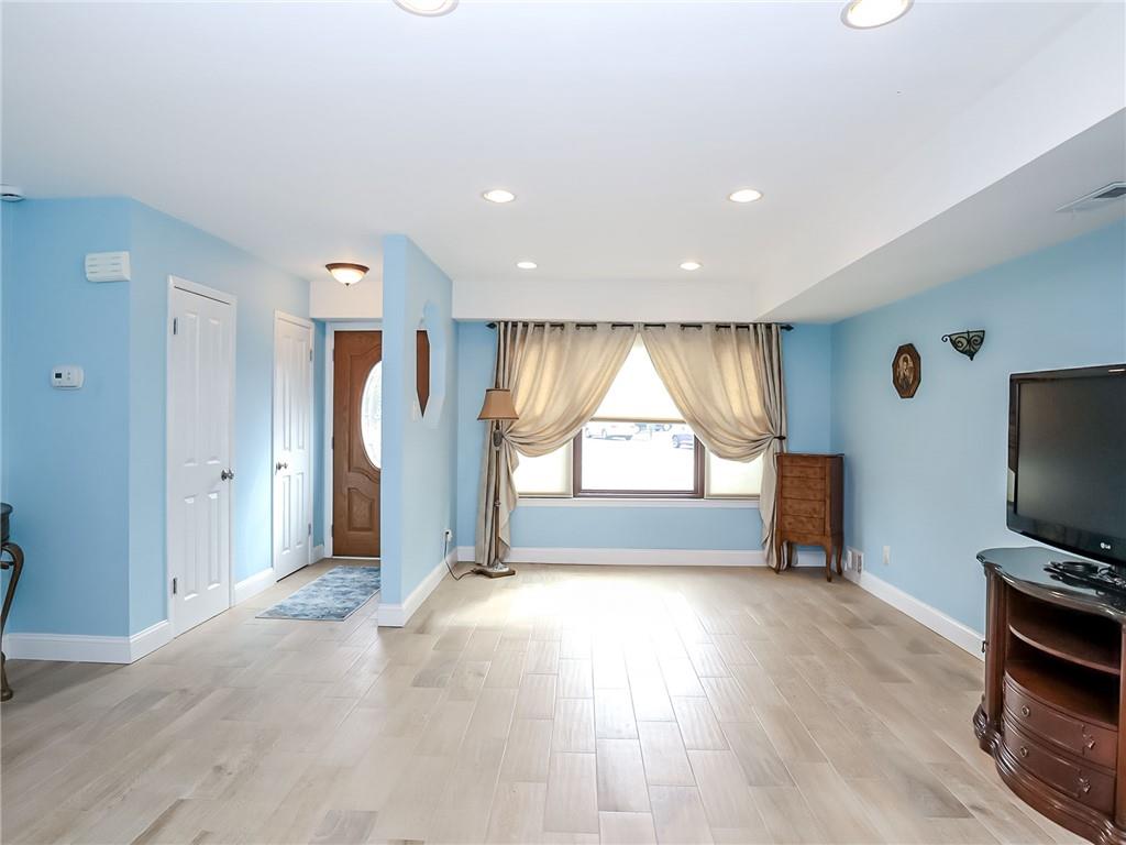 340 Rolling Hill Green Arden Heights Staten Island NY 10312