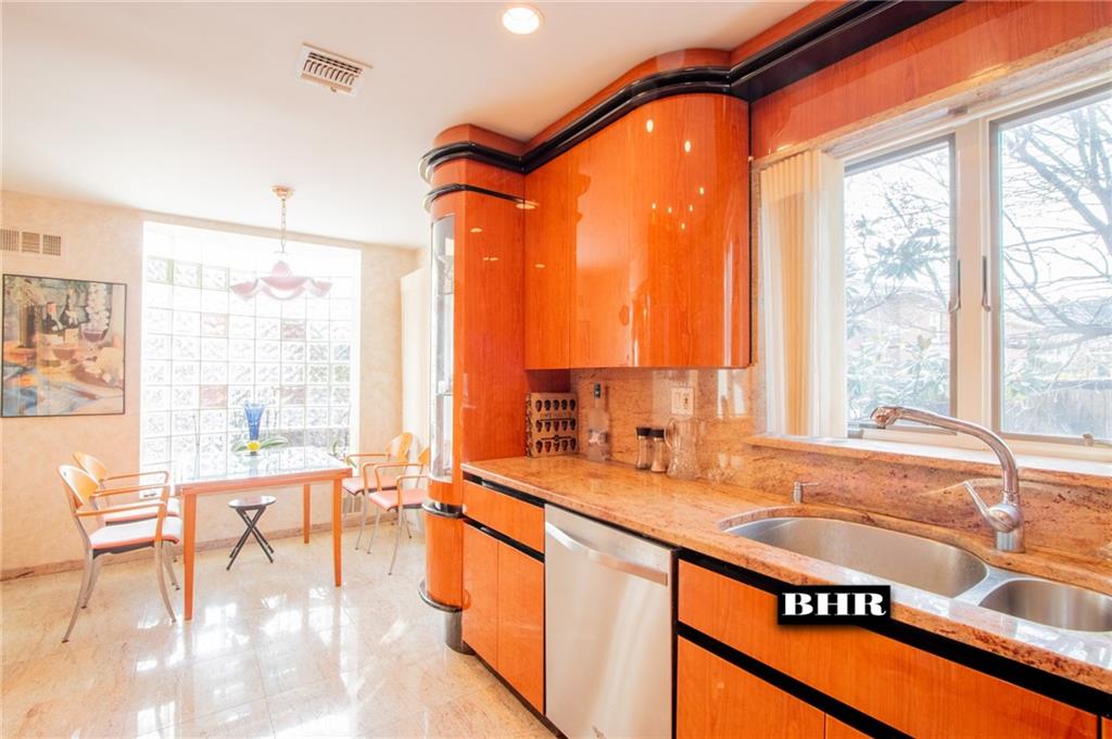 4270 Ocean Avenue Manhattan Beach Brooklyn NY 11235