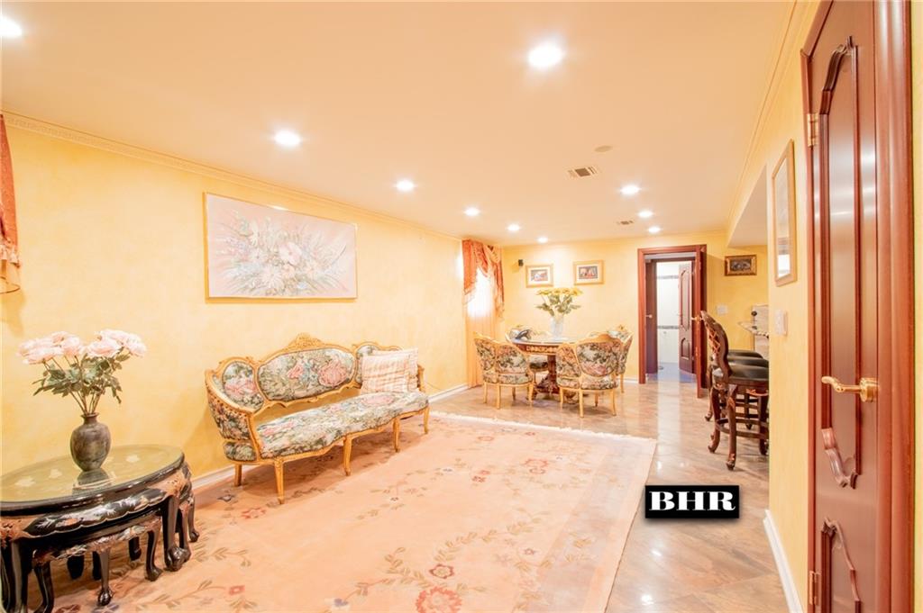 4270 Ocean Avenue Manhattan Beach Brooklyn NY 11235