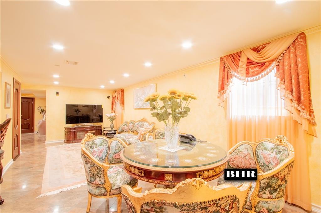 4270 Ocean Avenue Manhattan Beach Brooklyn NY 11235