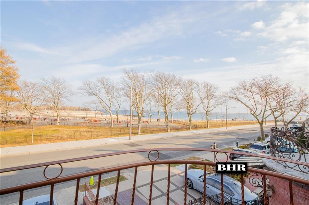4270 Ocean Avenue Manhattan Beach Brooklyn NY 11235