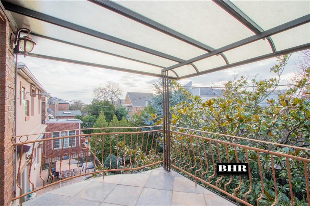 4270 Ocean Avenue Manhattan Beach Brooklyn NY 11235