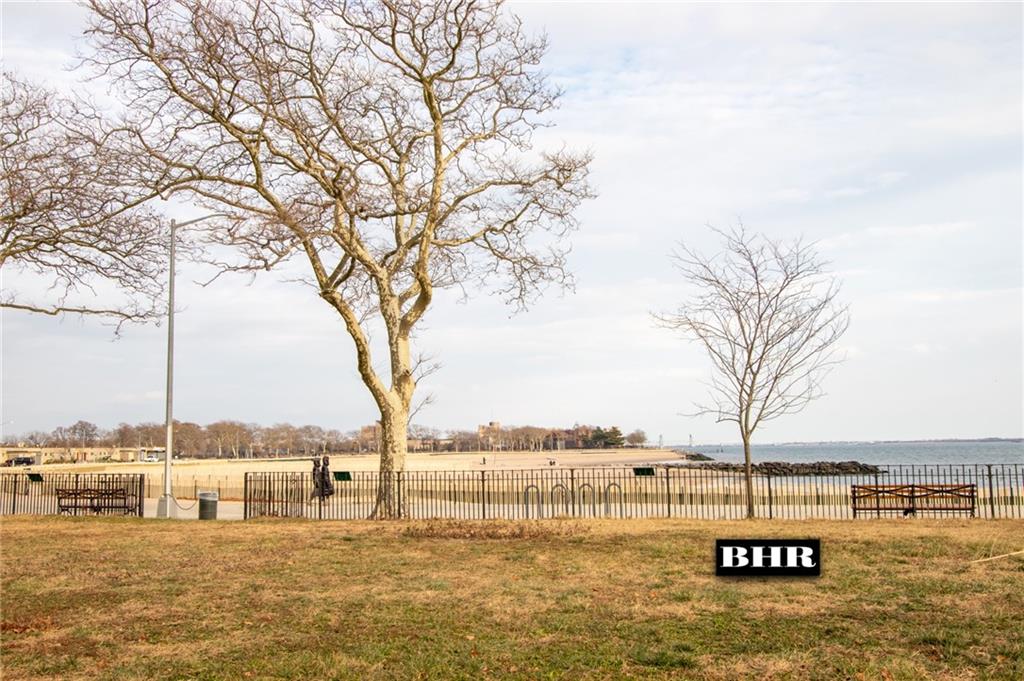 4270 Ocean Avenue Manhattan Beach Brooklyn NY 11235