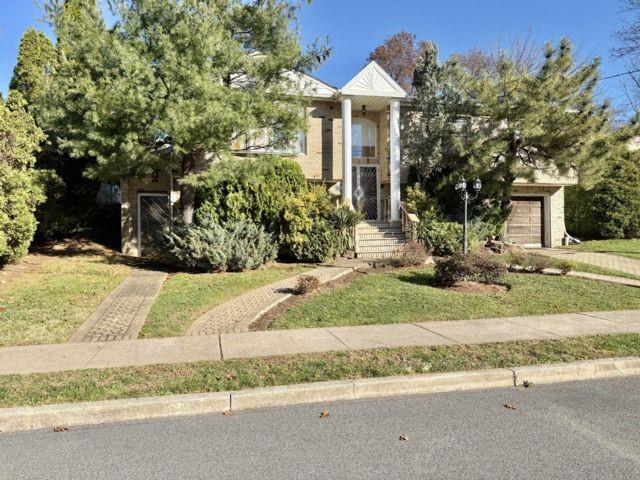 19 Woodlawn Avenue Grasmere Staten Island NY 10305