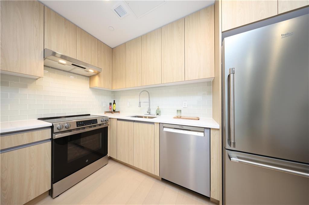 150-02 Northern Boulevard Murray Hill Flushing NY 11354