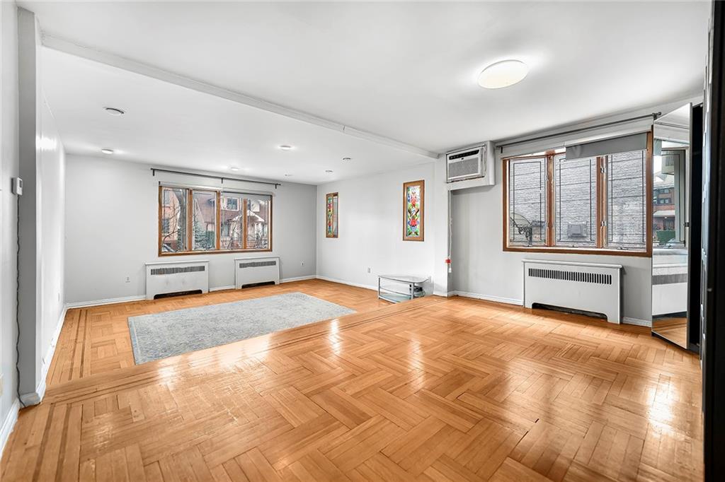 130 Amherst Street Manhattan Beach Brooklyn NY 11235