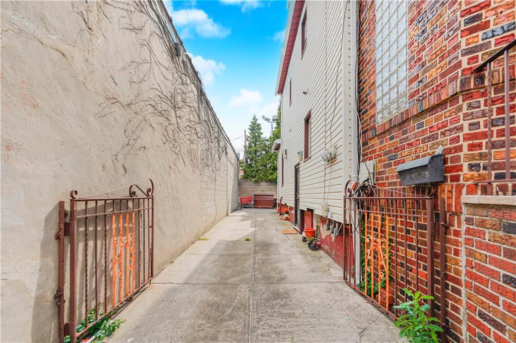 2115 East 9th Street Gravesend Brooklyn NY 11223