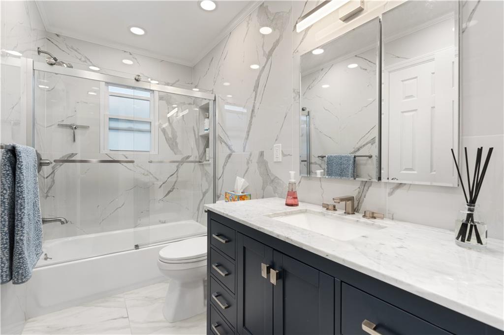 20 Helene Court Prince's Bay Staten Island NY 10309