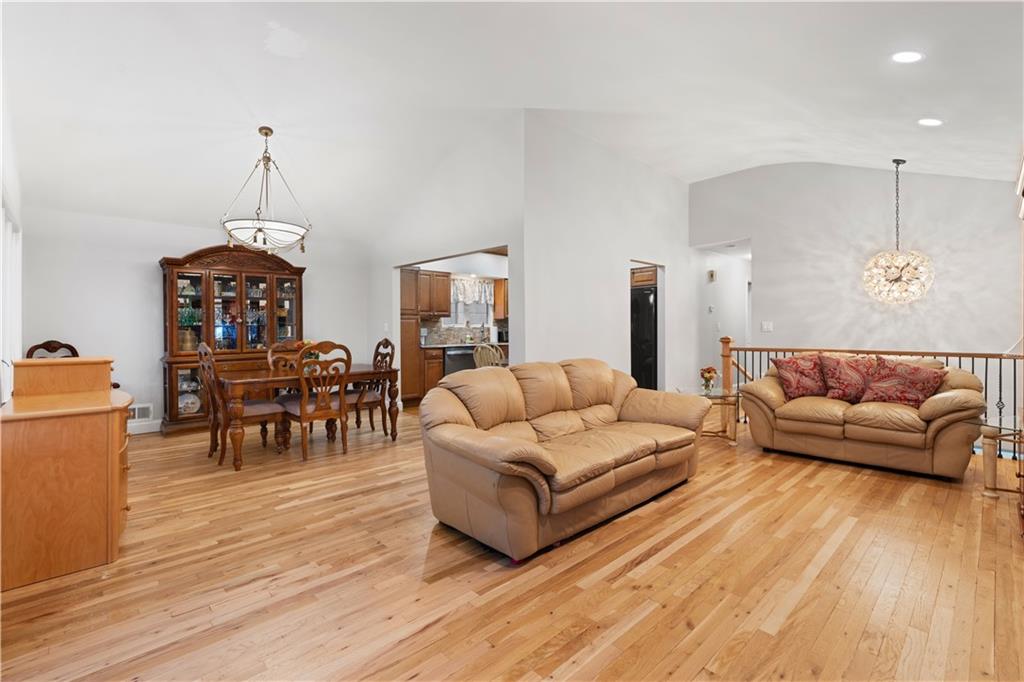 20 Helene Court Prince's Bay Staten Island NY 10309