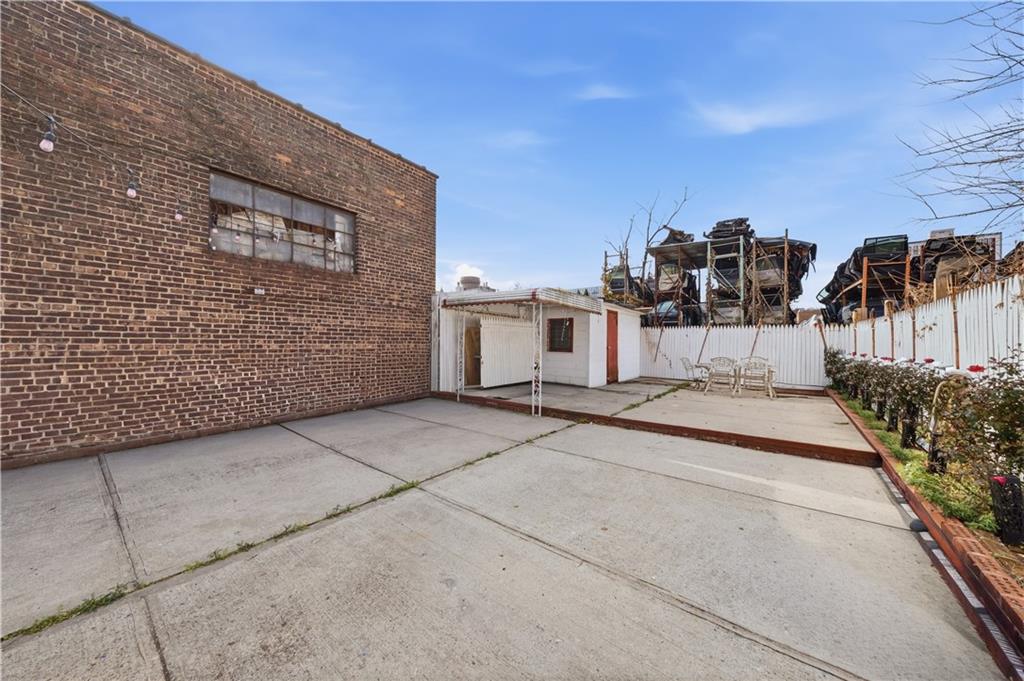 186 Van Siclen Avenue East New York Brooklyn NY 11207