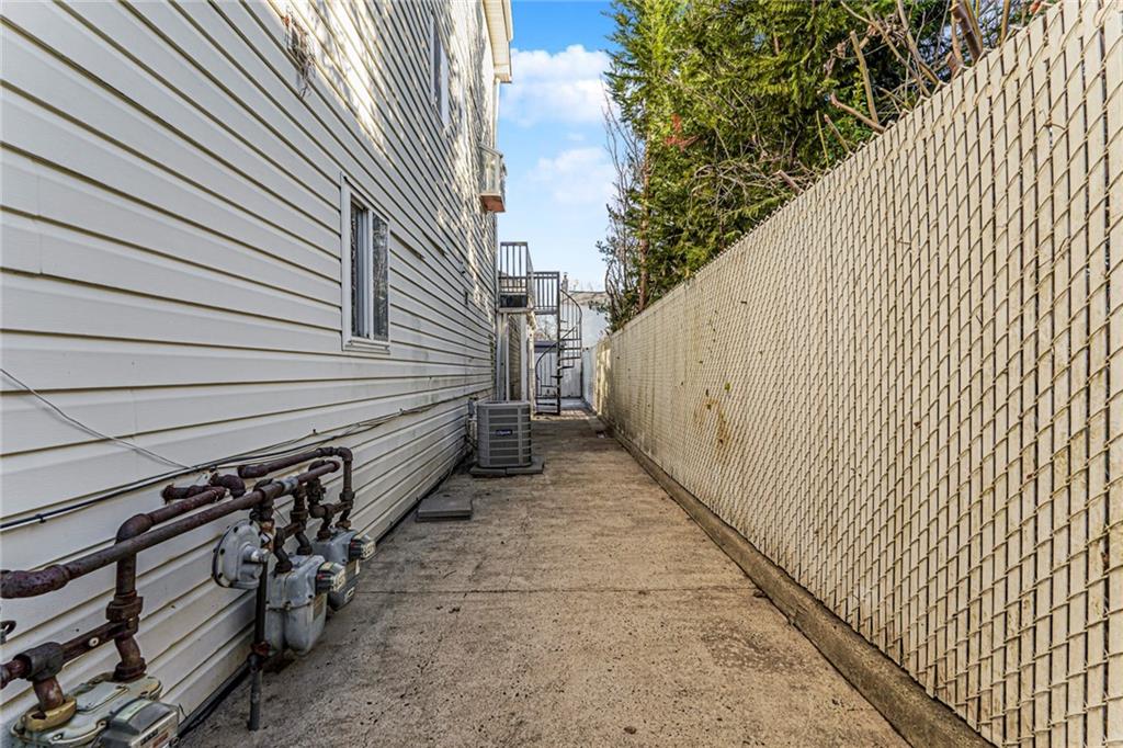 293 Wingham Street Rosebank Staten Island NY 10305