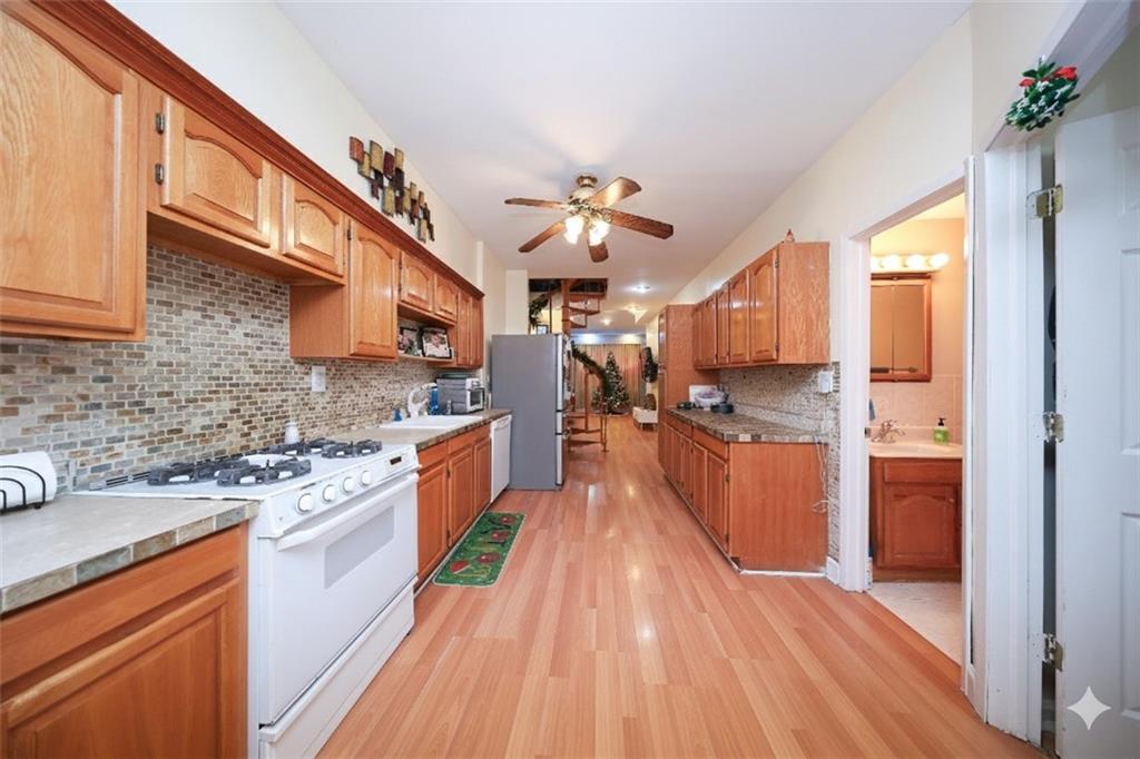 176 Avenue V Gravesend Brooklyn NY 11223