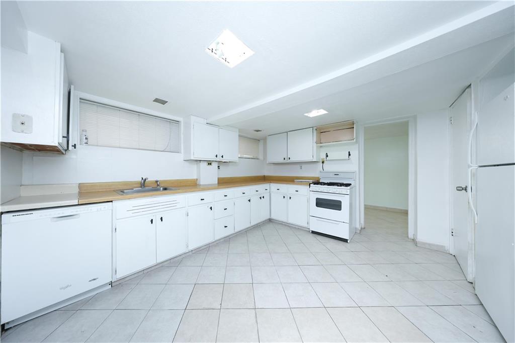 176 Avenue V Gravesend Brooklyn NY 11223