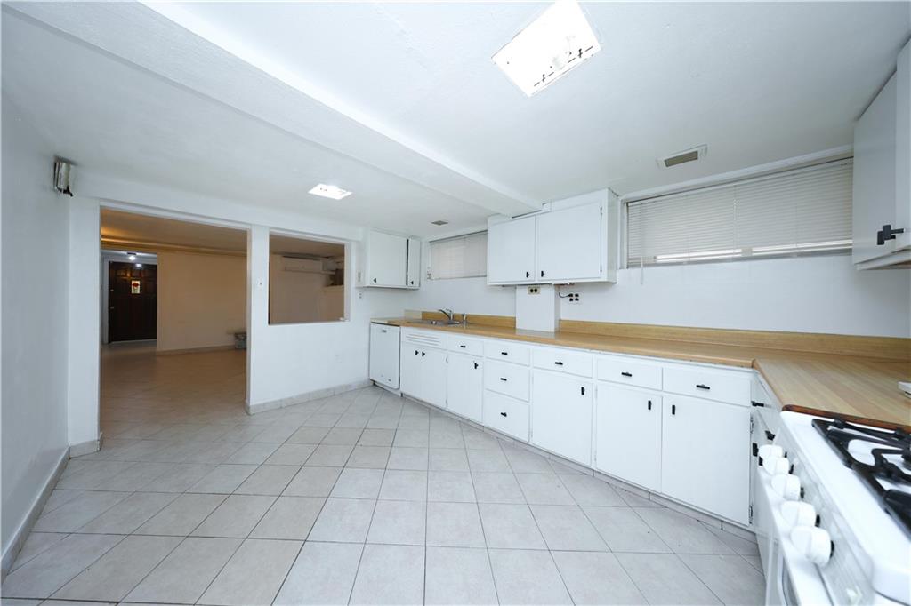 176 Avenue V Gravesend Brooklyn NY 11223