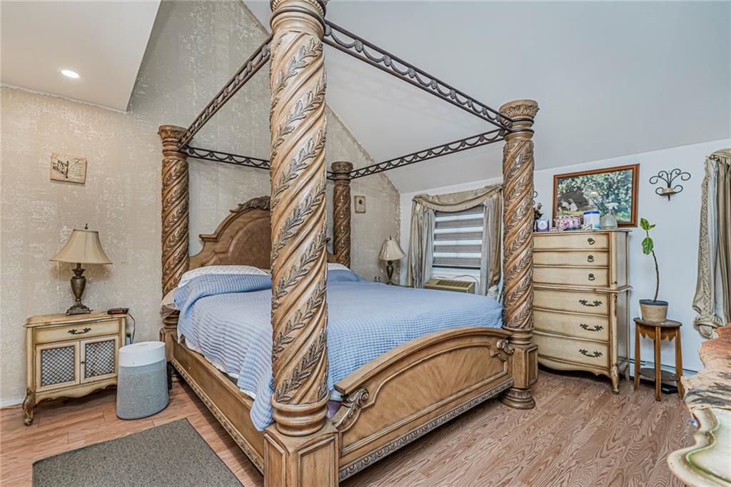 121 Clark Lane Tompkinsville Staten Island NY 10304