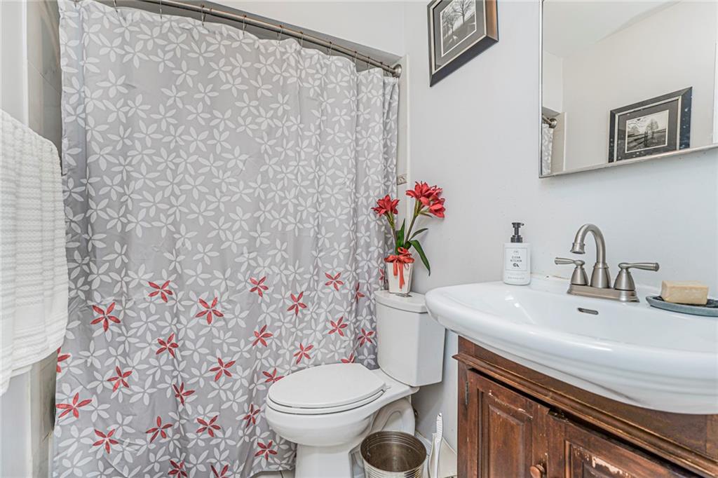 121 Clark Lane Tompkinsville Staten Island NY 10304