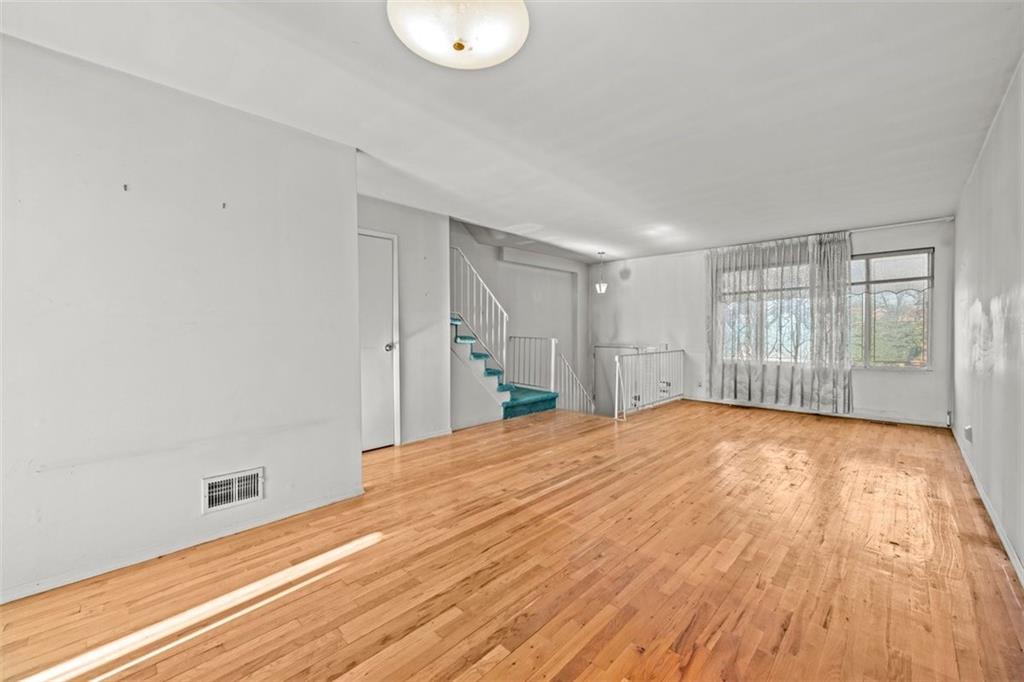 54 Narrows Road South Grasmere Brooklyn NY 10305