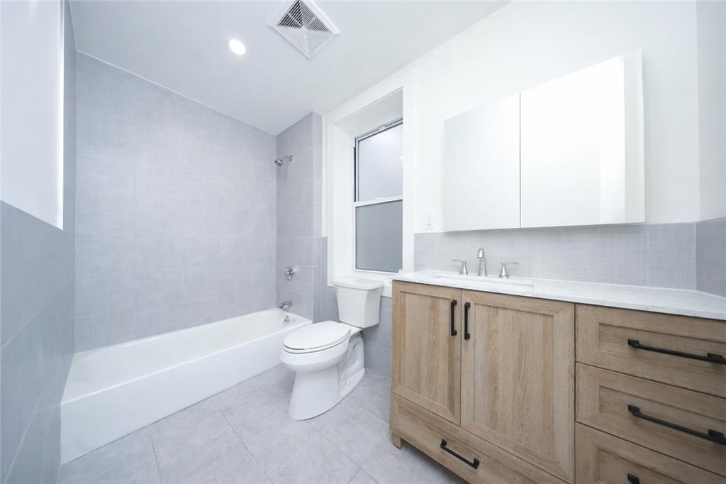 73 Irving Place Stapleton Staten Island NY 10304