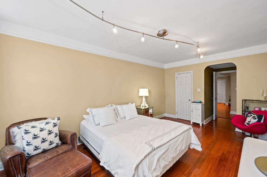 9437 Shore Road Bay Ridge Brooklyn NY 11209