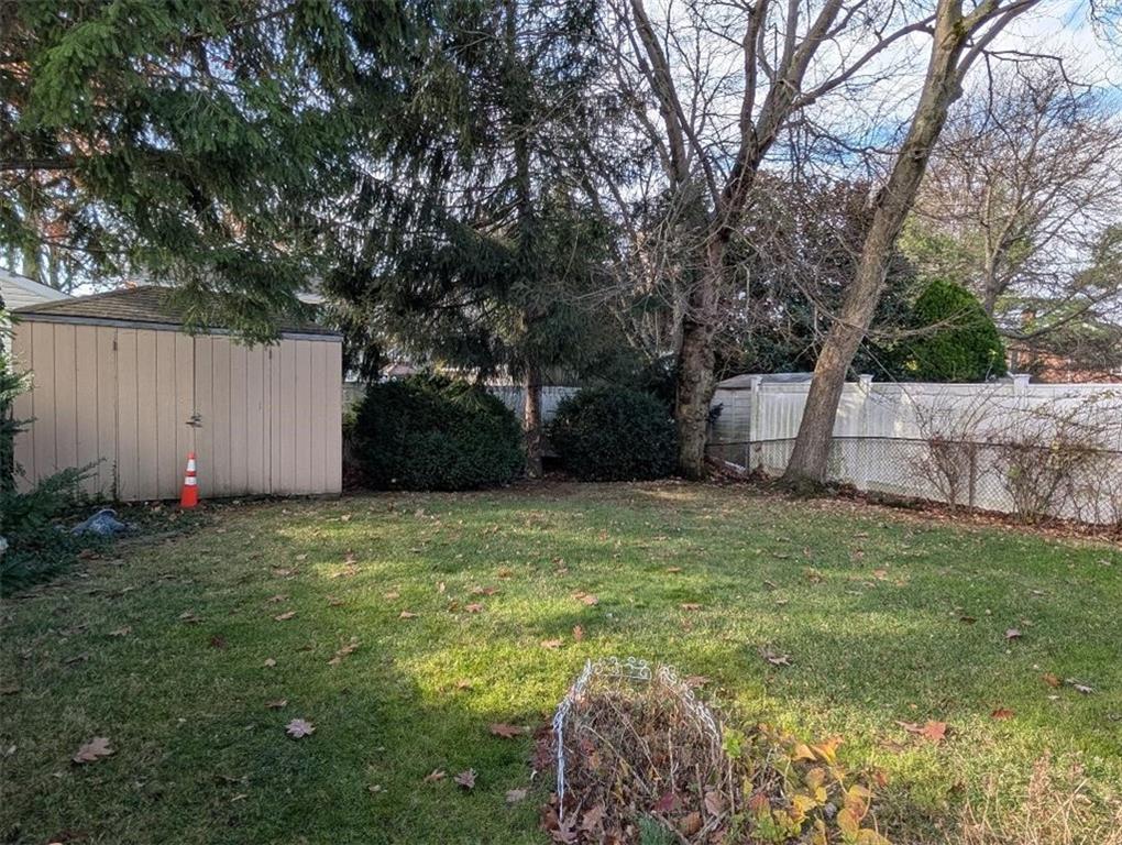 76 Peter Avenue Oakwood Staten Island NY 10306