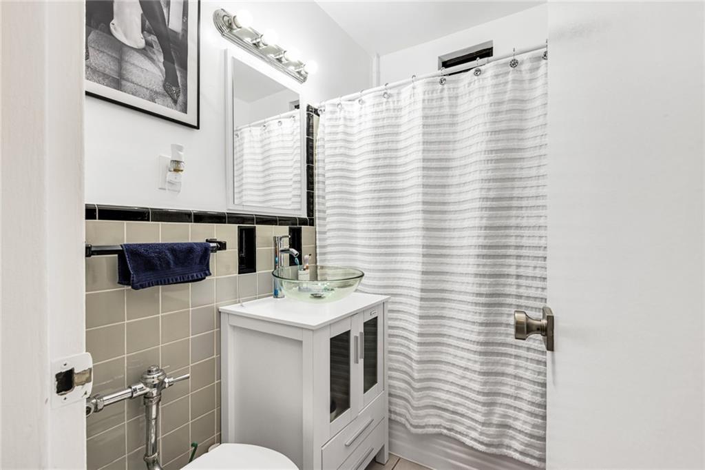 2 West End Avenue Manhattan Beach Brooklyn NY 11235