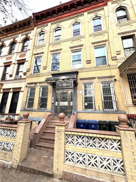 527 49th Street Sunset Park Brooklyn NY 11220