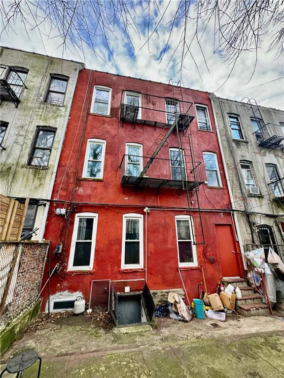 527 49th Street Sunset Park Brooklyn NY 11220