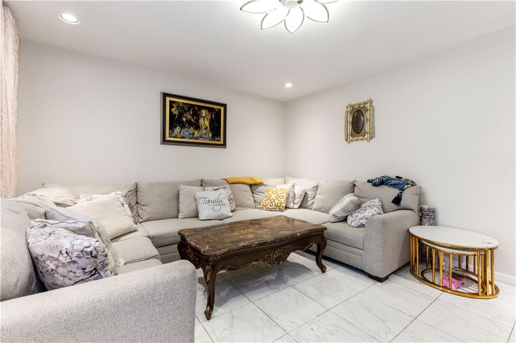 9424 Fort Hamilton Parkway Bay Ridge Brooklyn NY 11209