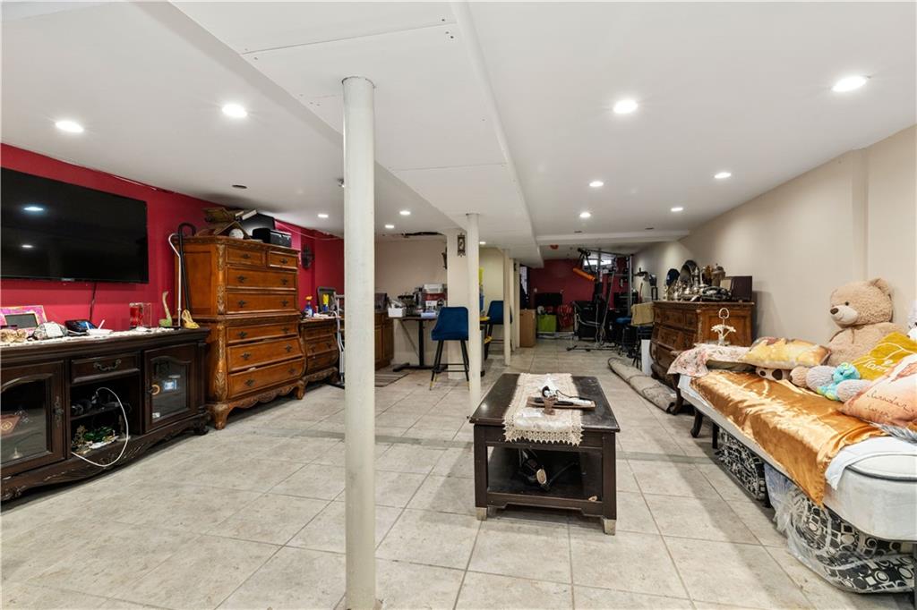 9424 Fort Hamilton Parkway Bay Ridge Brooklyn NY 11209