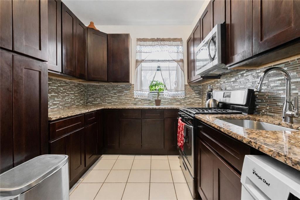 9424 Fort Hamilton Parkway Bay Ridge Brooklyn NY 11209