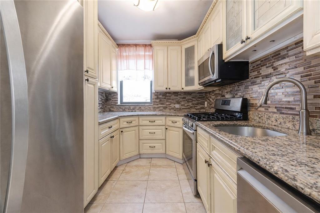 9424 Fort Hamilton Parkway Bay Ridge Brooklyn NY 11209