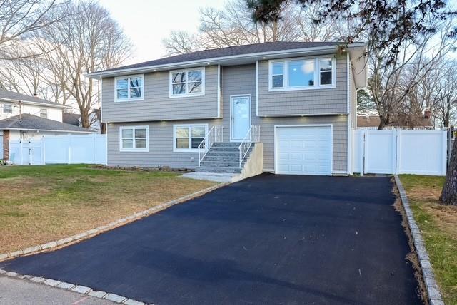 75 FILLMORE Avenue Out of NYC Deer Park NY 11729