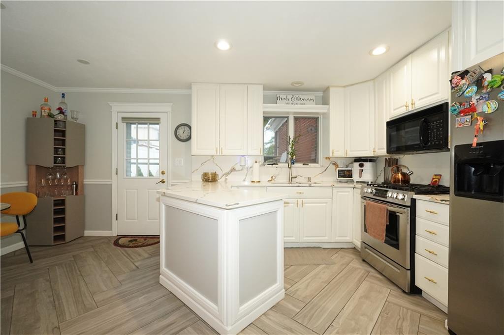 70 Major Avenue Arrochar Staten Island NY 10305