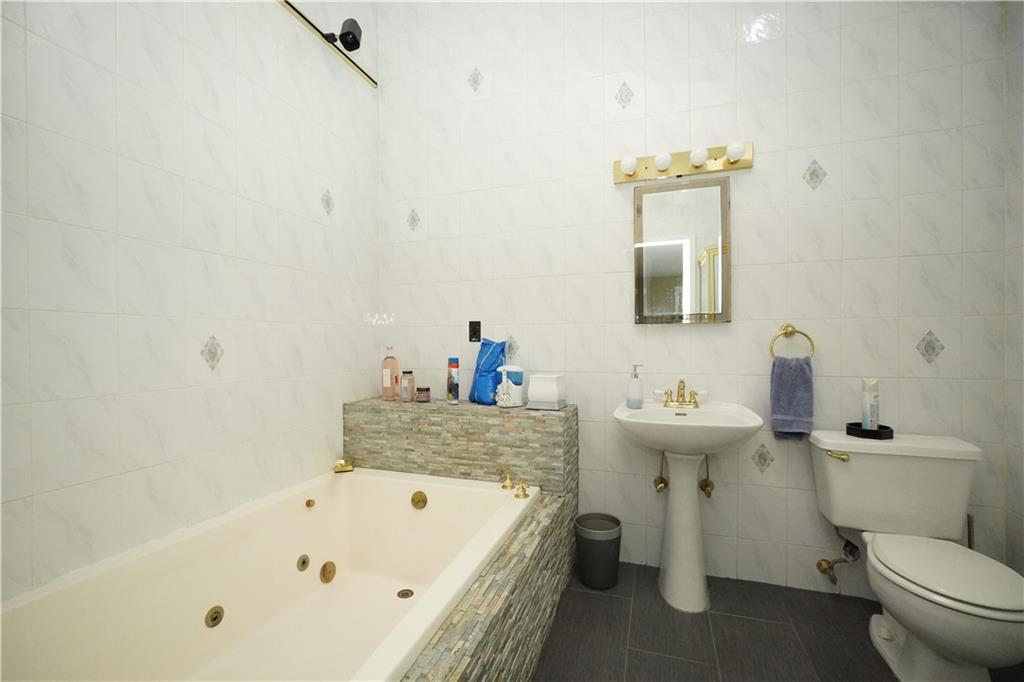 70 Major Avenue Arrochar Staten Island NY 10305