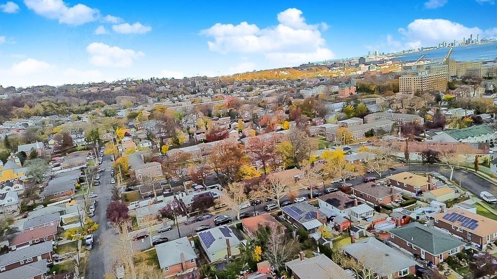 99 Park Hill Circle Clifton Staten Island NY 10304