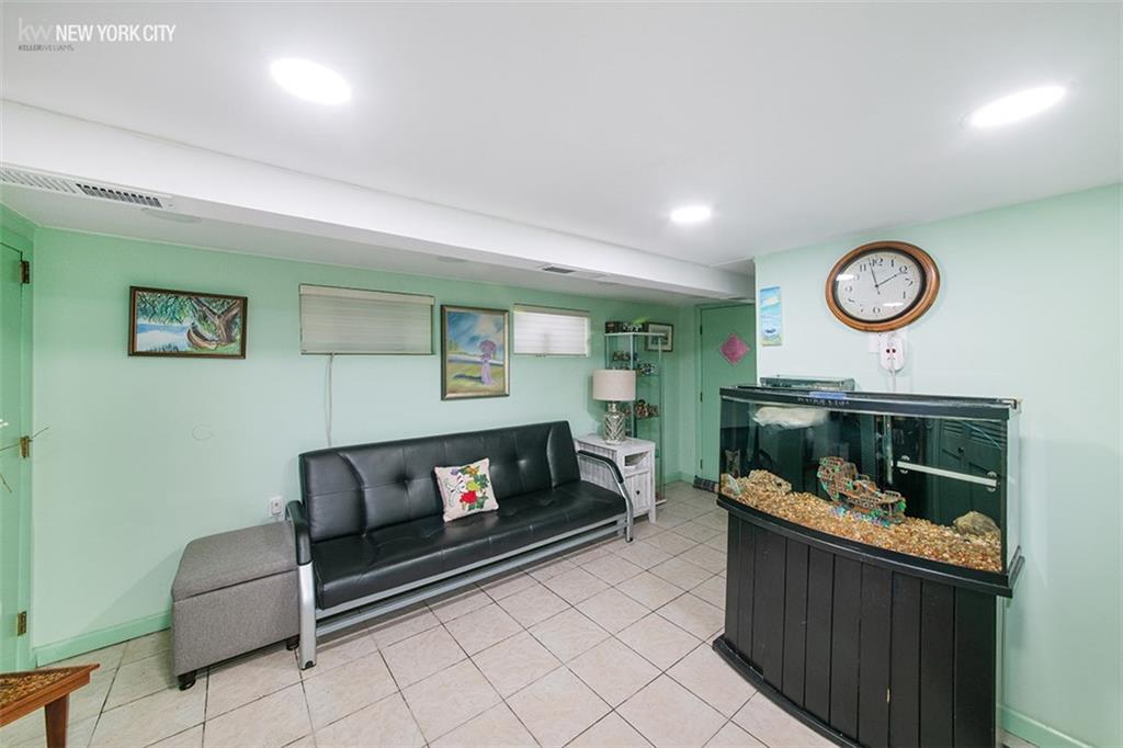 2044 West 8th Street Gravesend Brooklyn NY 11223