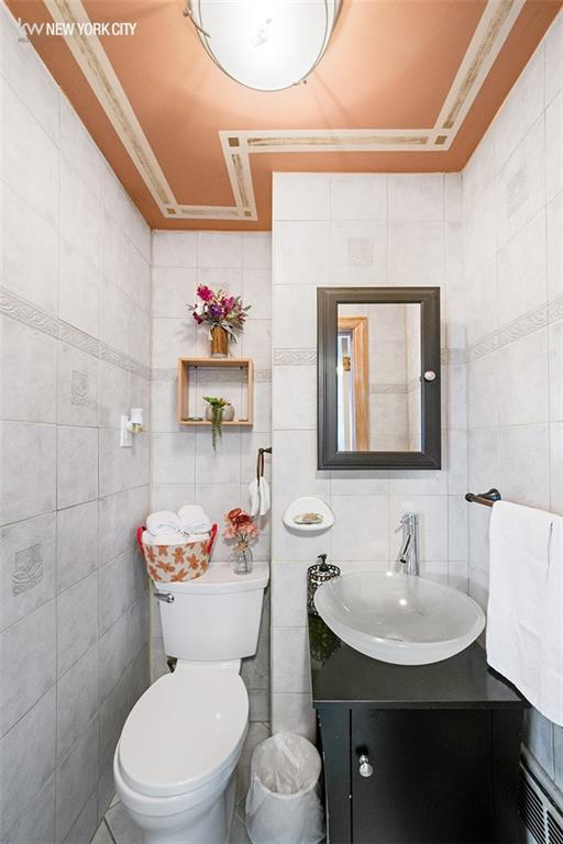 2044 West 8th Street Gravesend Brooklyn NY 11223