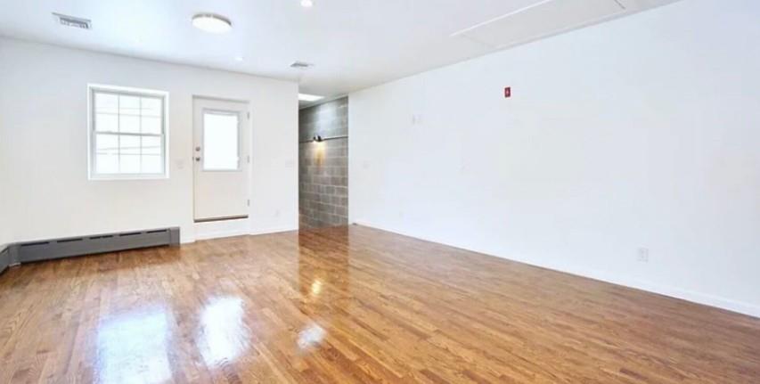 3020 Richmond Terrace Mariner's Harbor Staten Island NY 10303