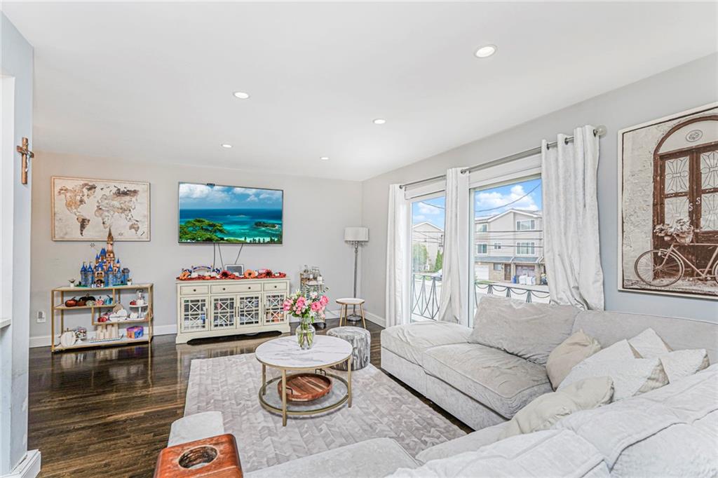 28 Drumgoole Road Arden Heights Staten Island NY 10312