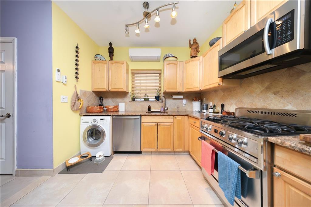 98 Robin Road Arrochar Staten Island NY 10305