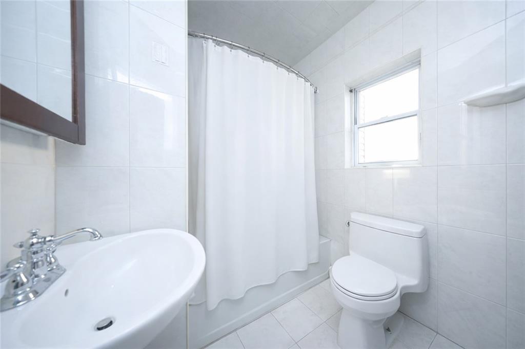 98 Robin Road Arrochar Staten Island NY 10305