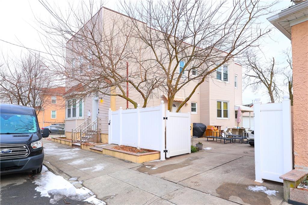 98 Robin Road Arrochar Staten Island NY 10305